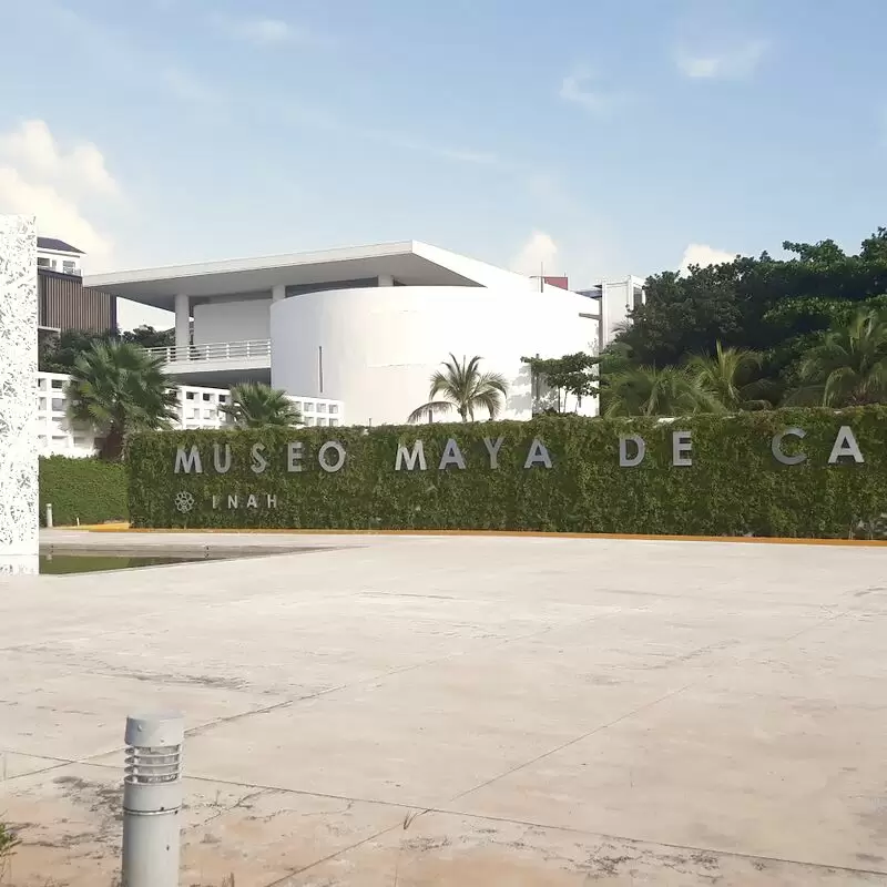 Museo Maya de Cancún y Zona Arqueológica de San Miguelito